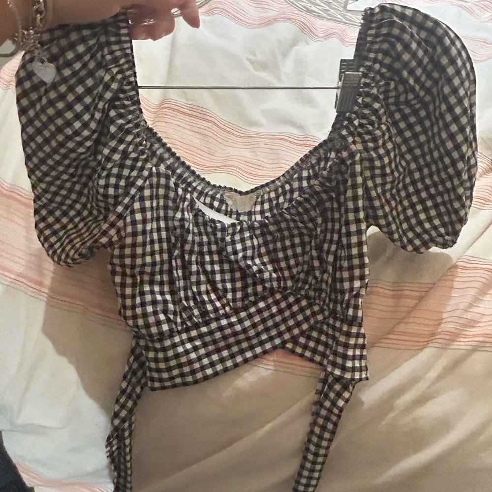 Altar'd State Black and White Puff Sleeve Crop Blouse